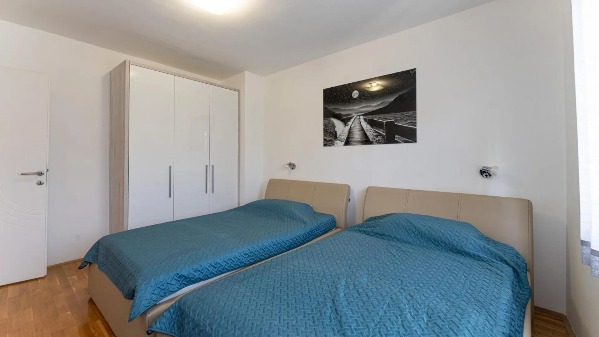 Villa Claudia In Pula - Haus Fuer 8 Personen 0*,