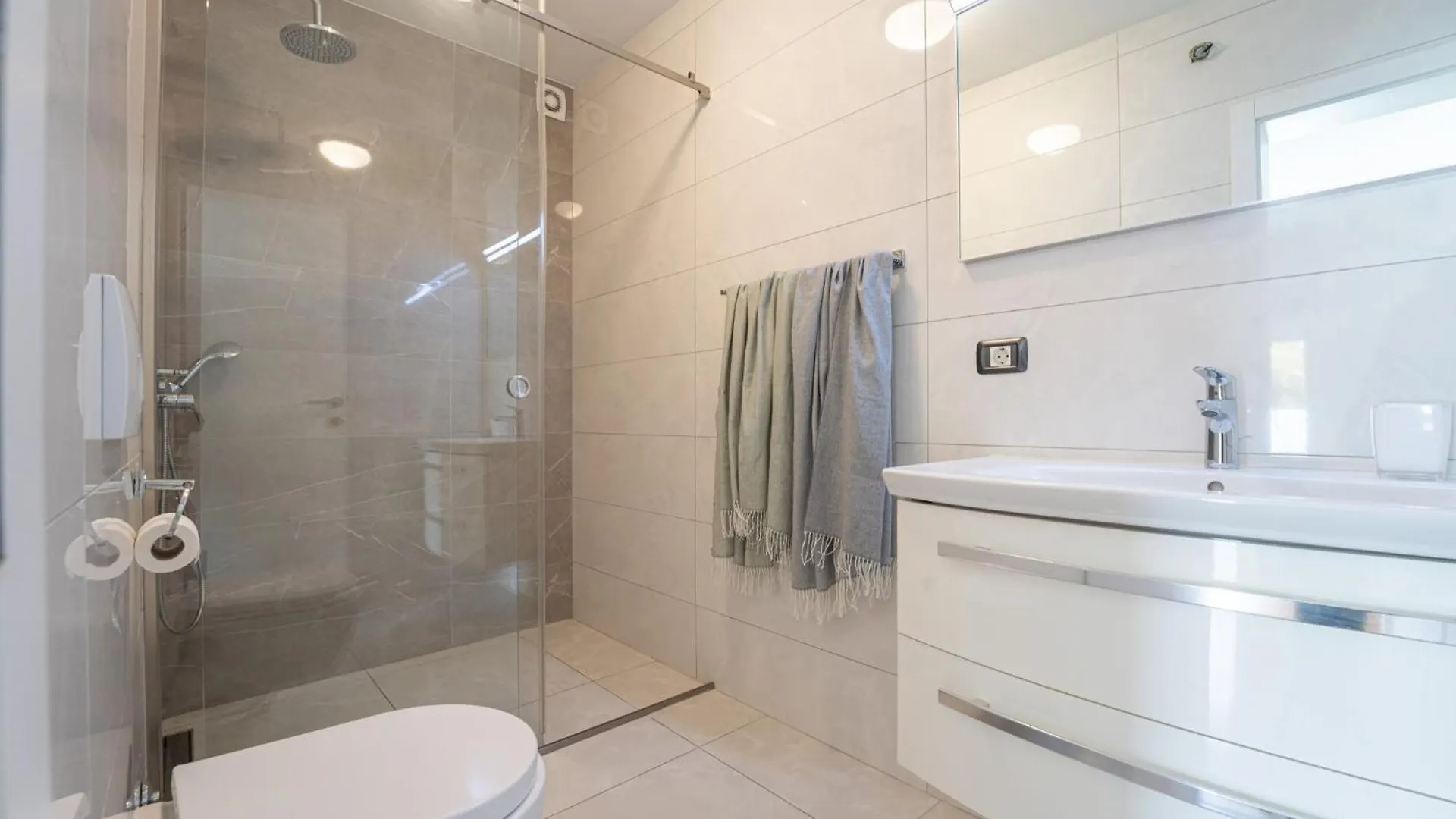 Villa Claudia In Pula - Haus Fuer 8 Personen