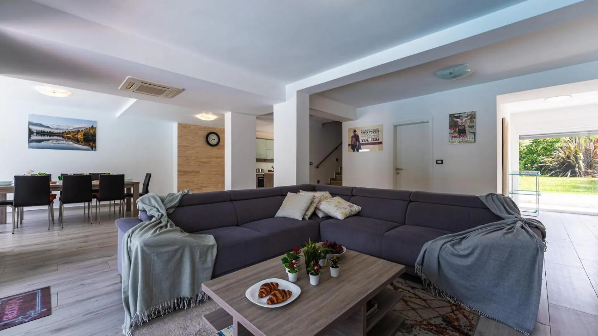 Villa Claudia In Pula - Haus Fuer 8 Personen